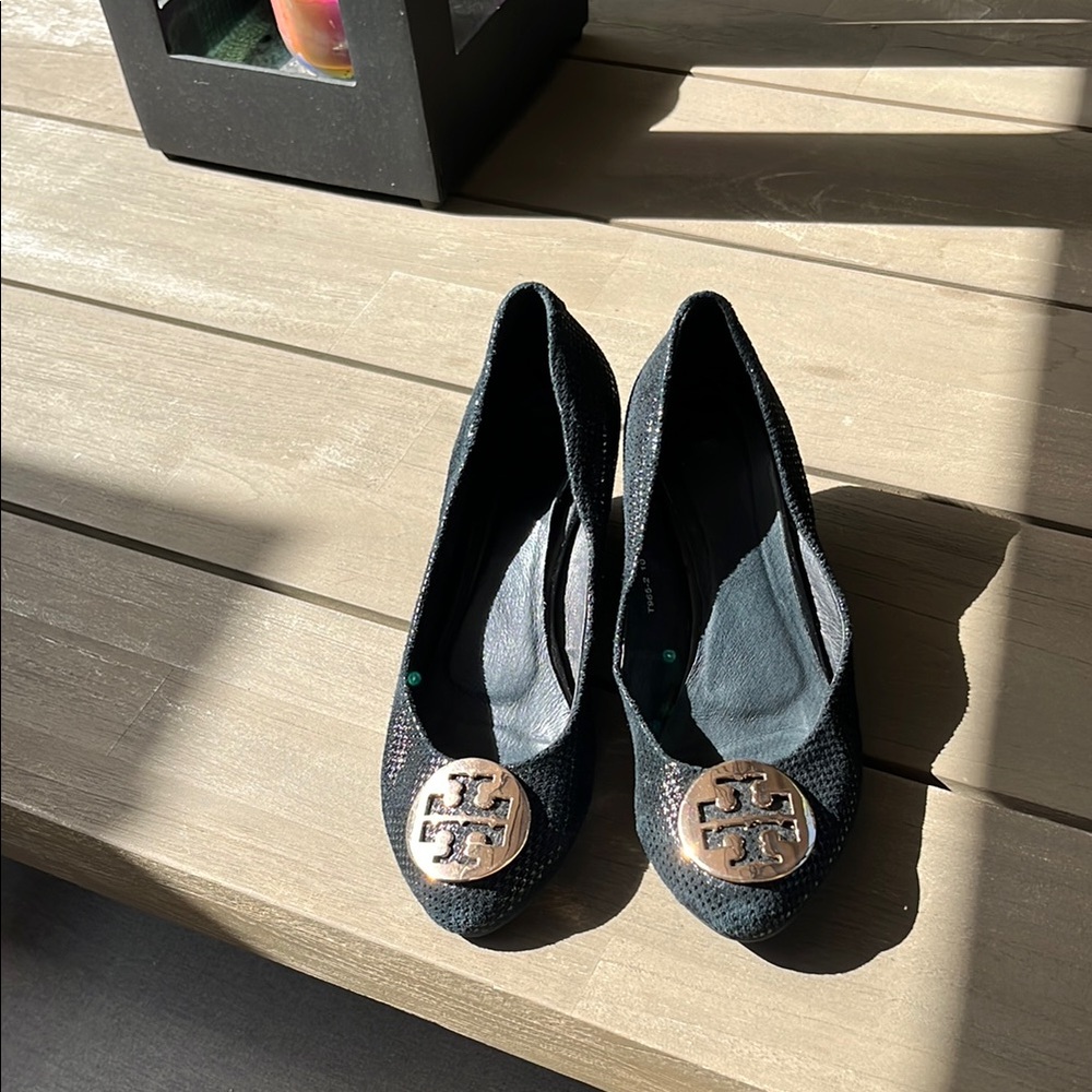 Tory Burch Black Leather wedges with Medallion
